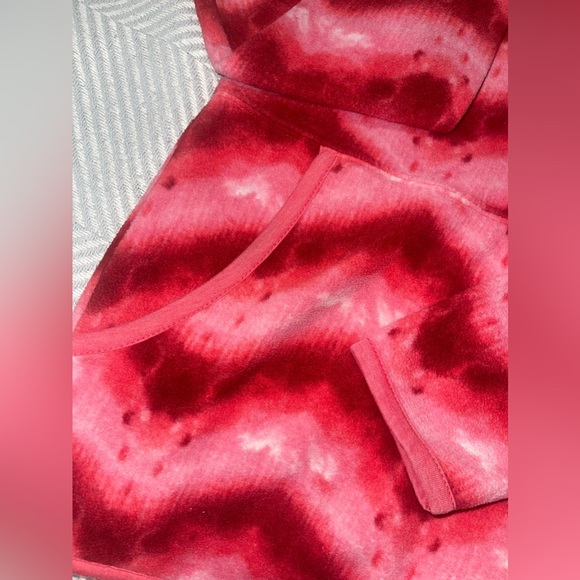 Tentree sweater 👑 - Picture 3 of 6